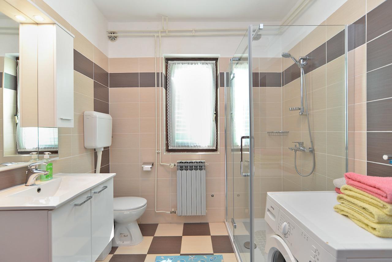 Apartments Gracijano 1724 Ližnjan Extérieur photo