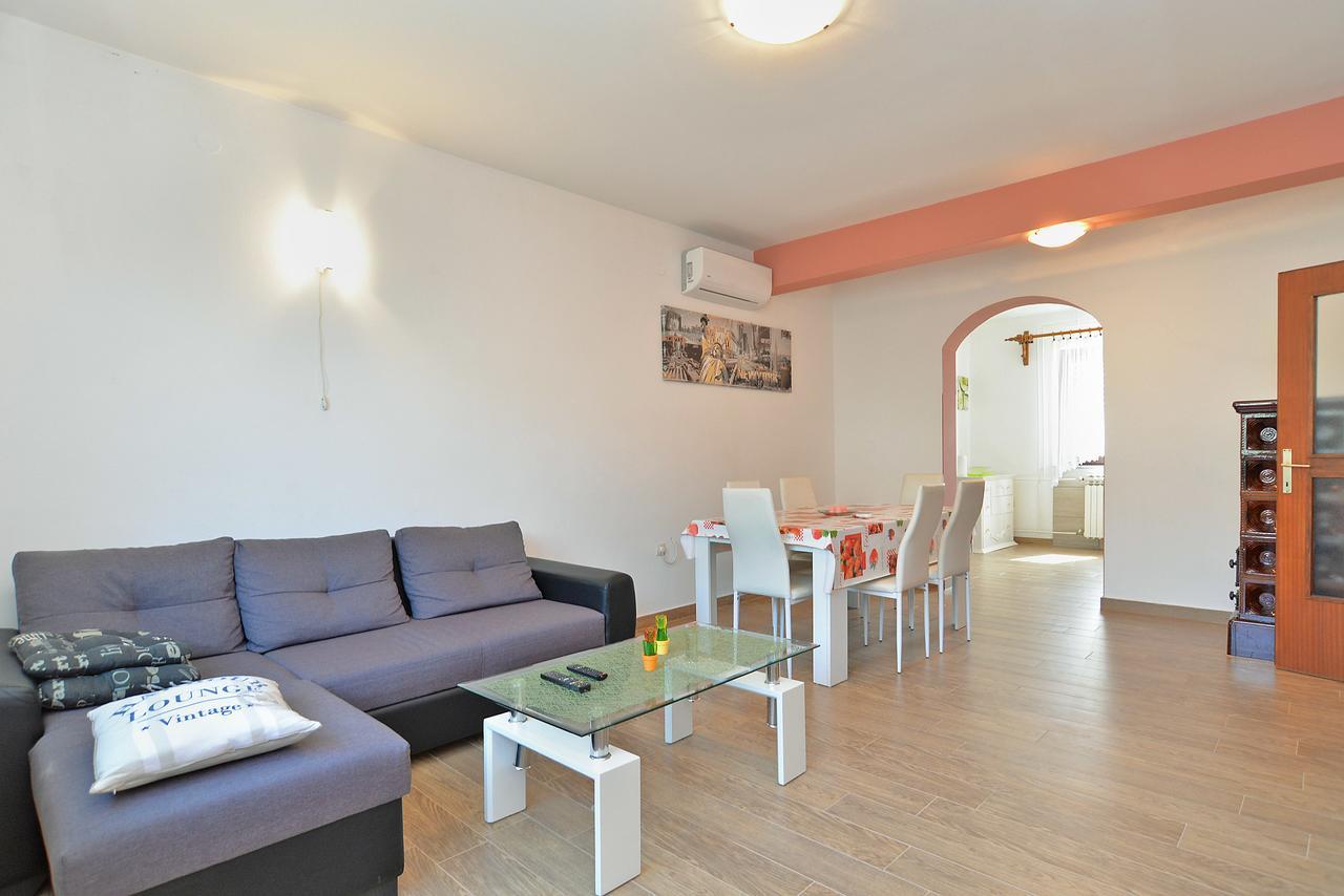 Apartments Gracijano 1724 Ližnjan Extérieur photo