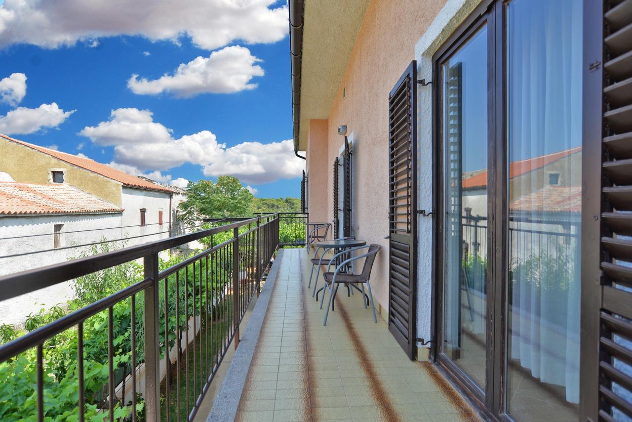 Apartments Gracijano 1724 Ližnjan Extérieur photo